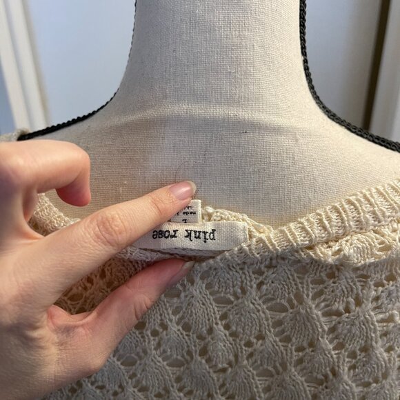 Pink Rose Blouse Size Large, fits like Medium - Picture 3 of 3